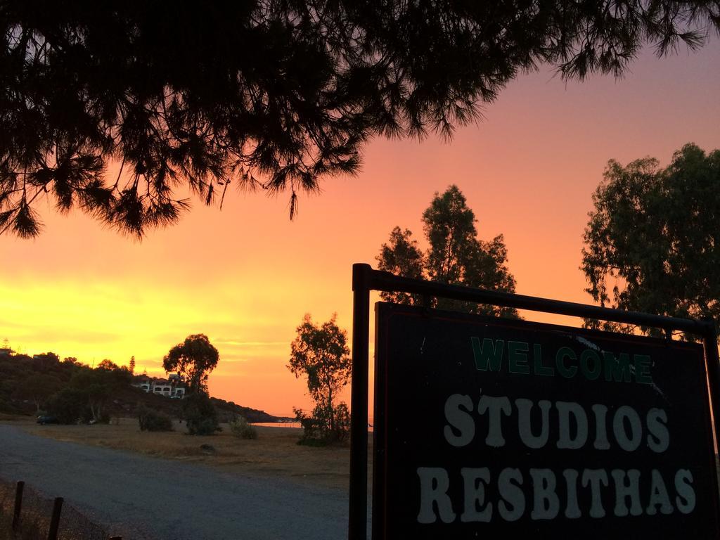 Studios Resbithas ยีธิโอ ภายนอก รูปภาพ